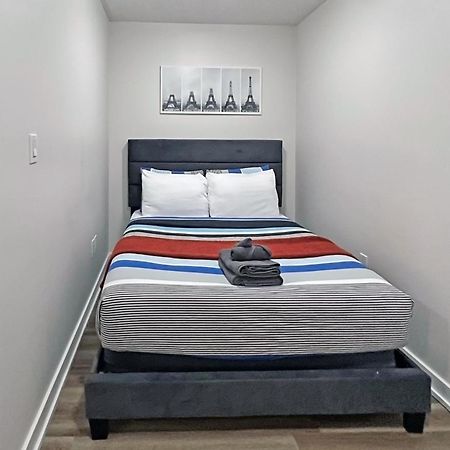 Cozy Condo In Downtown Toronto + Free Parking Екстер'єр фото