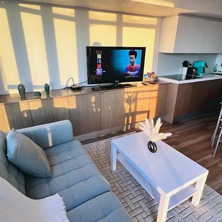 Cozy Condo In Downtown Toronto + Free Parking Екстер'єр фото