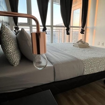 Cozy Condo In Downtown Toronto + Free Parking Екстер'єр фото