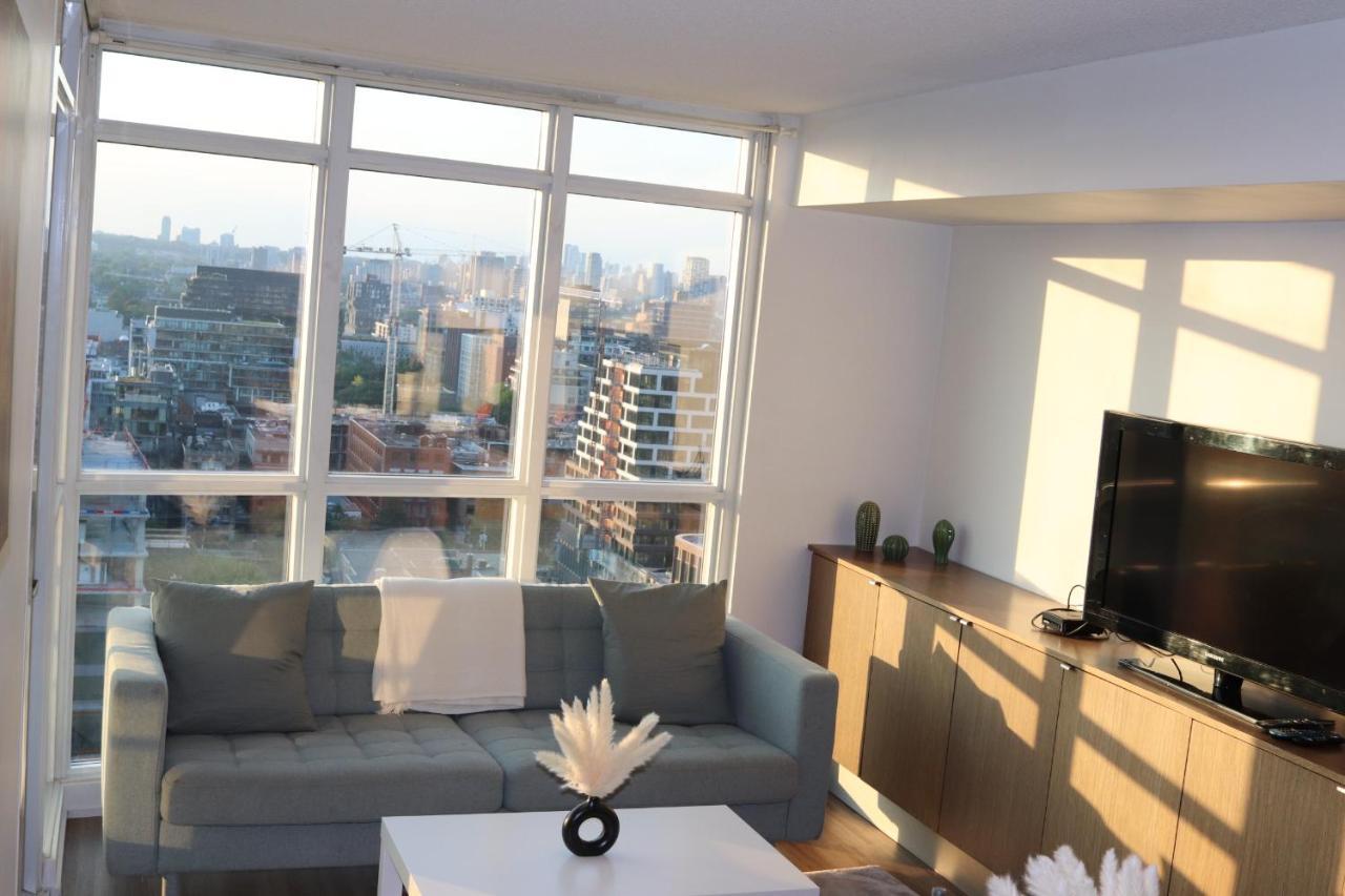 Cozy Condo In Downtown Toronto + Free Parking Екстер'єр фото