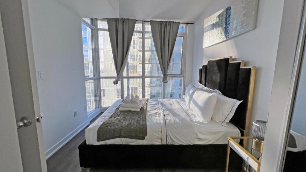 Cozy Condo In Downtown Toronto + Free Parking Екстер'єр фото