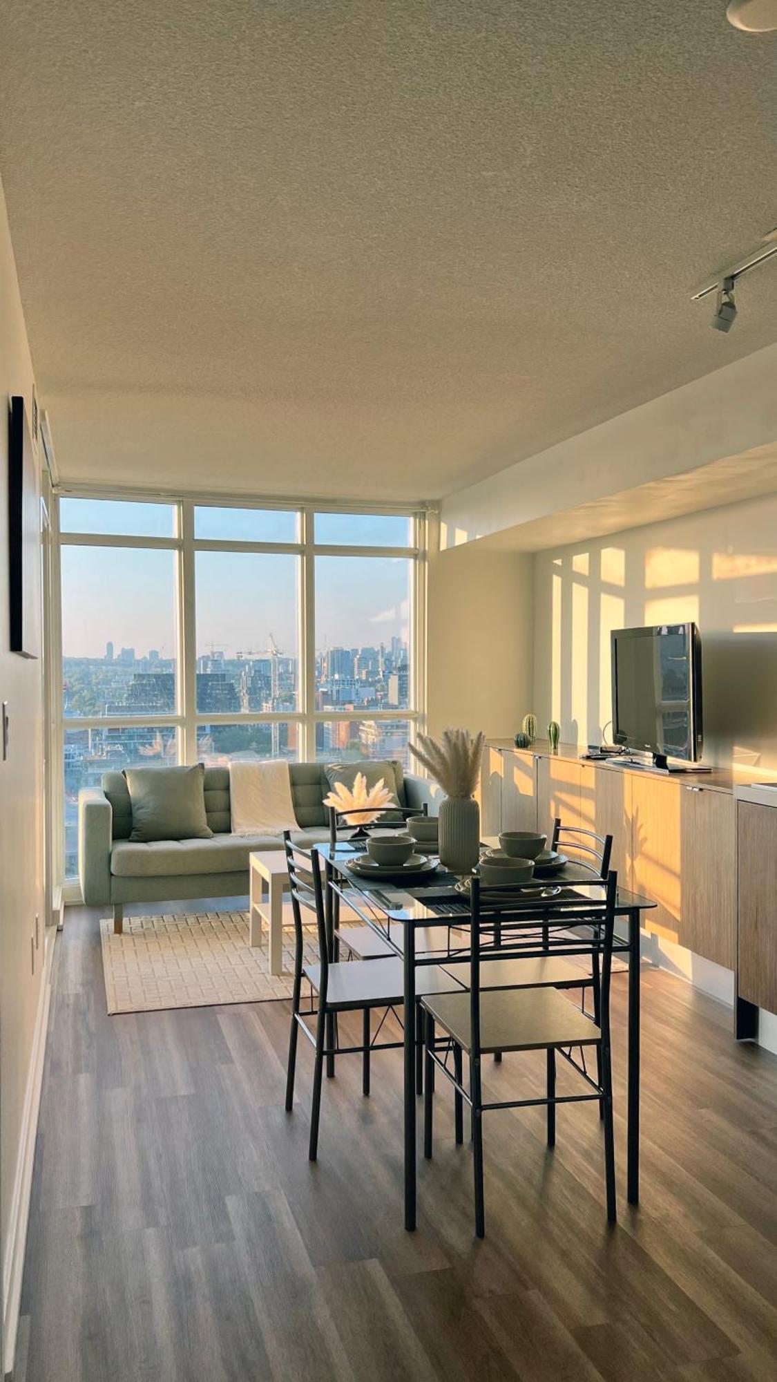 Cozy Condo In Downtown Toronto + Free Parking Екстер'єр фото