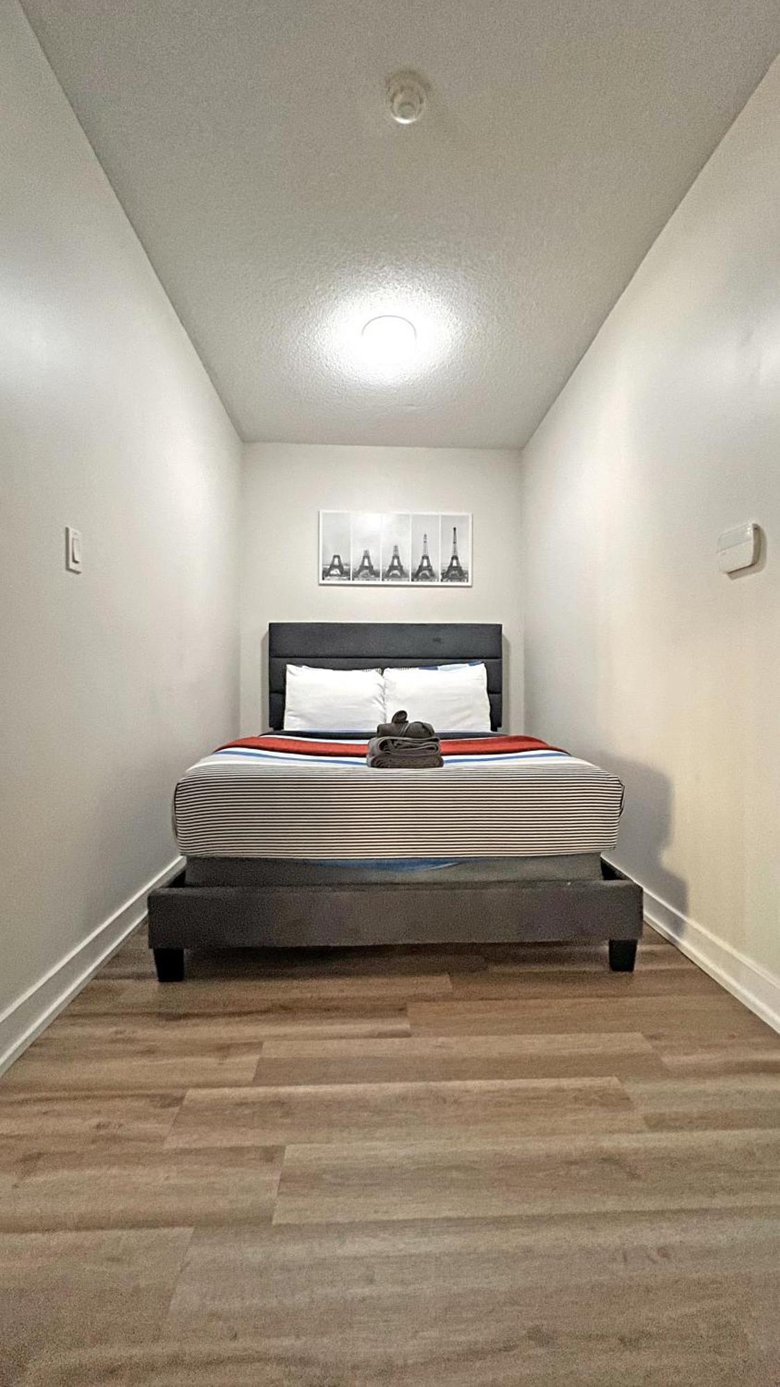 Cozy Condo In Downtown Toronto + Free Parking Екстер'єр фото